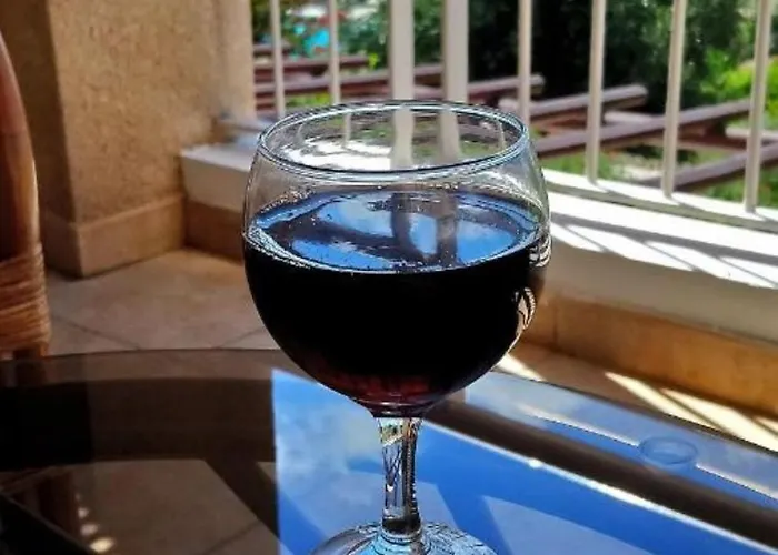 アパート H&o Regina Garden Ap New In Paphos!