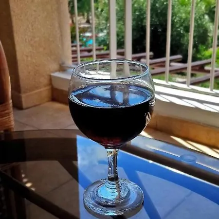 Апартаменты H&o Regina Garden Ap New In Paphos!