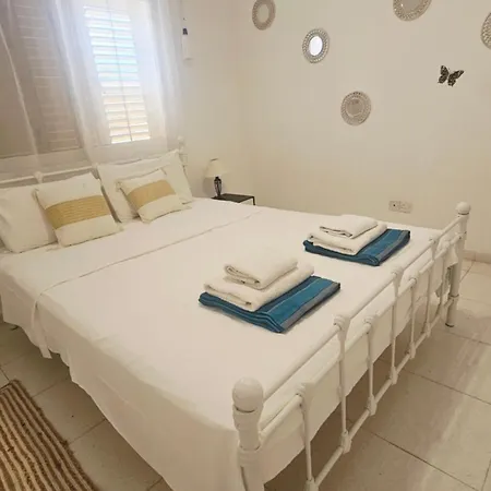 H&o Regina Seaside Nest פאפוס