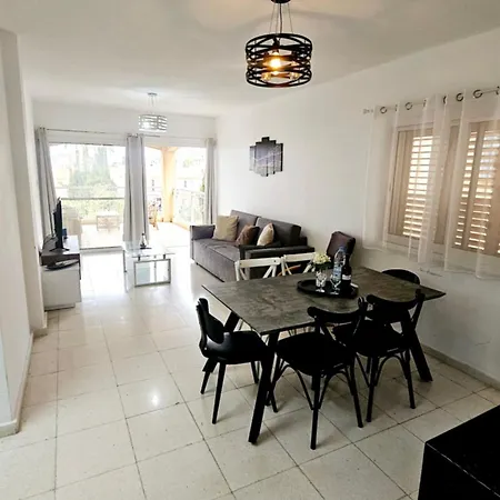 H&o Regina Seaside Nest * Пафос