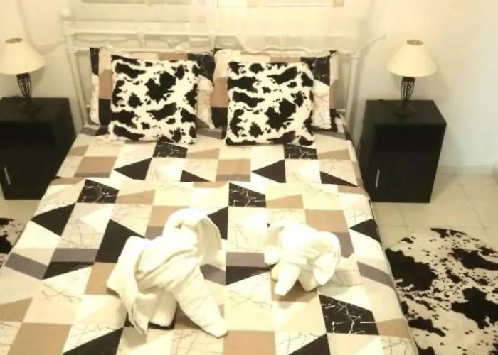 公寓 H&o Regina Garden Ap New In Paphos! *